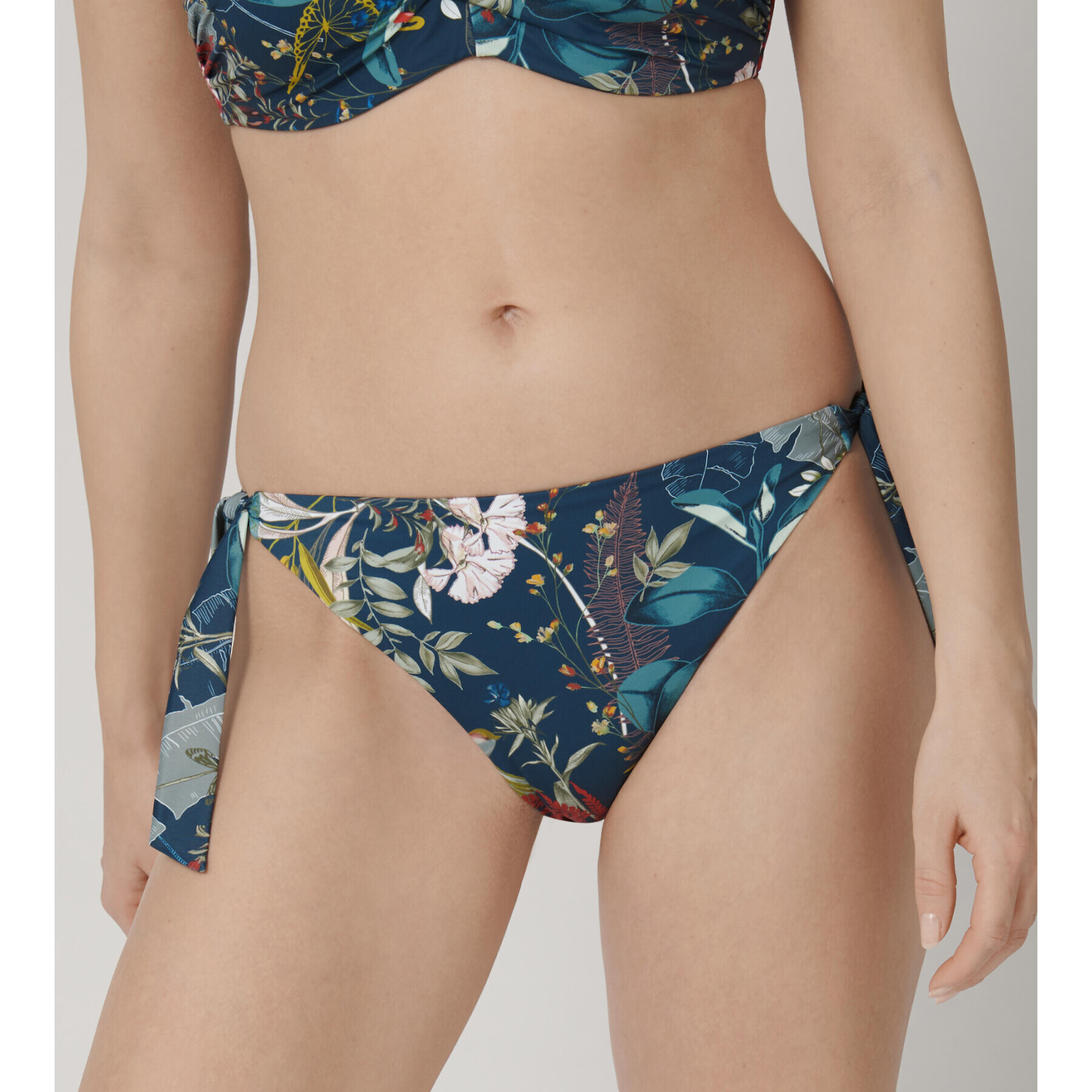 Triumph Bikini alsó Botanical Leaf 10207924 Sötétkék - Pepit.hu