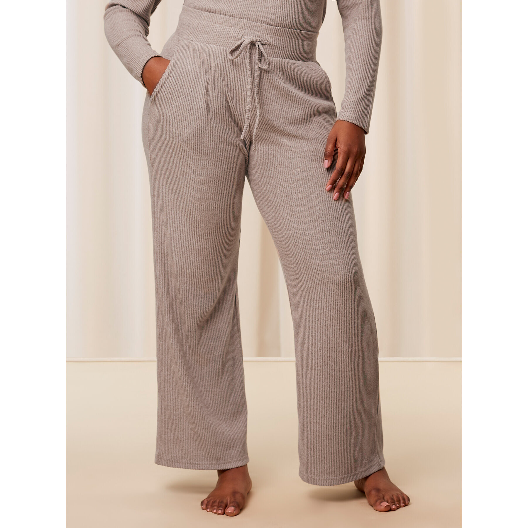 Triumph Pizsama nadrág Thermal MyWear Wide Leg Trousers 10216564 Bézs Regular Fit - Pepit.hu