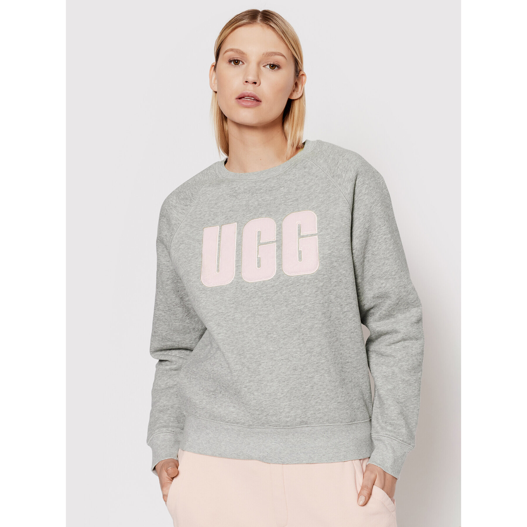 Ugg Pulóver Madeline Fuzzy Logo 1123718 Szürke Regular Fit - Pepit.hu