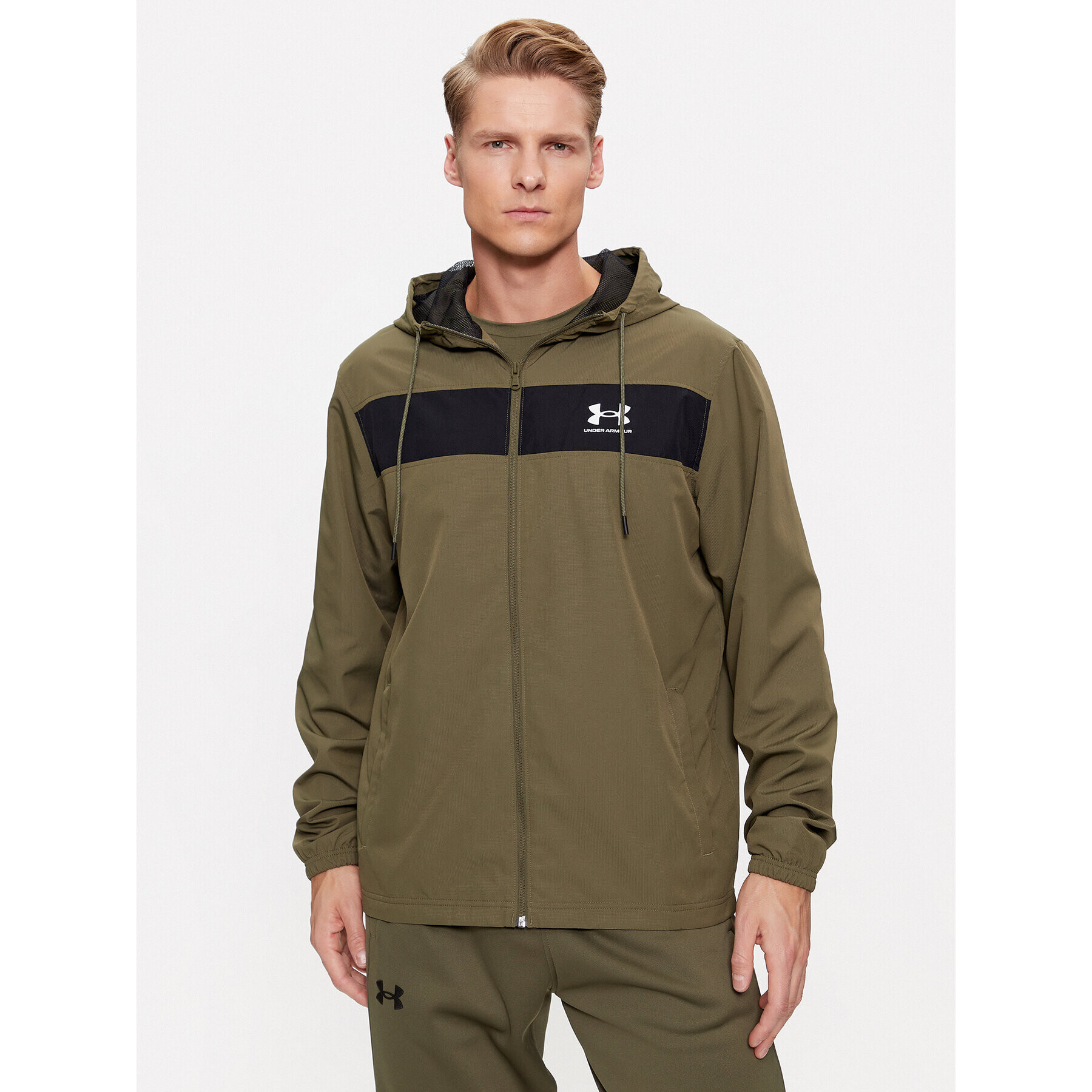 Under Armour Átmeneti kabát Ua Sportstyle Windbreaker 1361621 Khaki Loose Fit - Pepit.hu