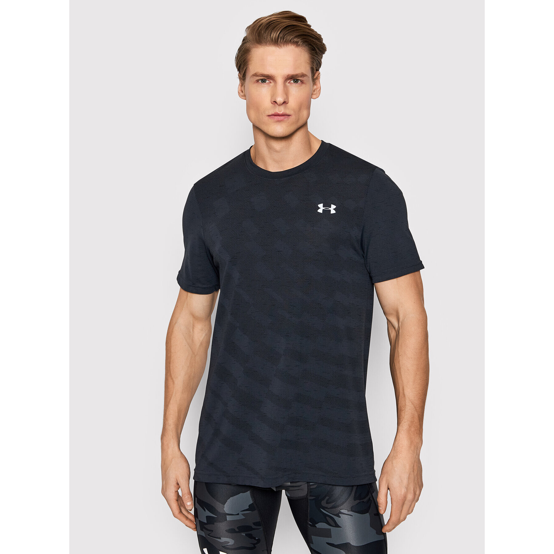 Under Armour Technikai póló Seamless Radial 1370448 Fekete Regular Fit - Pepit.hu