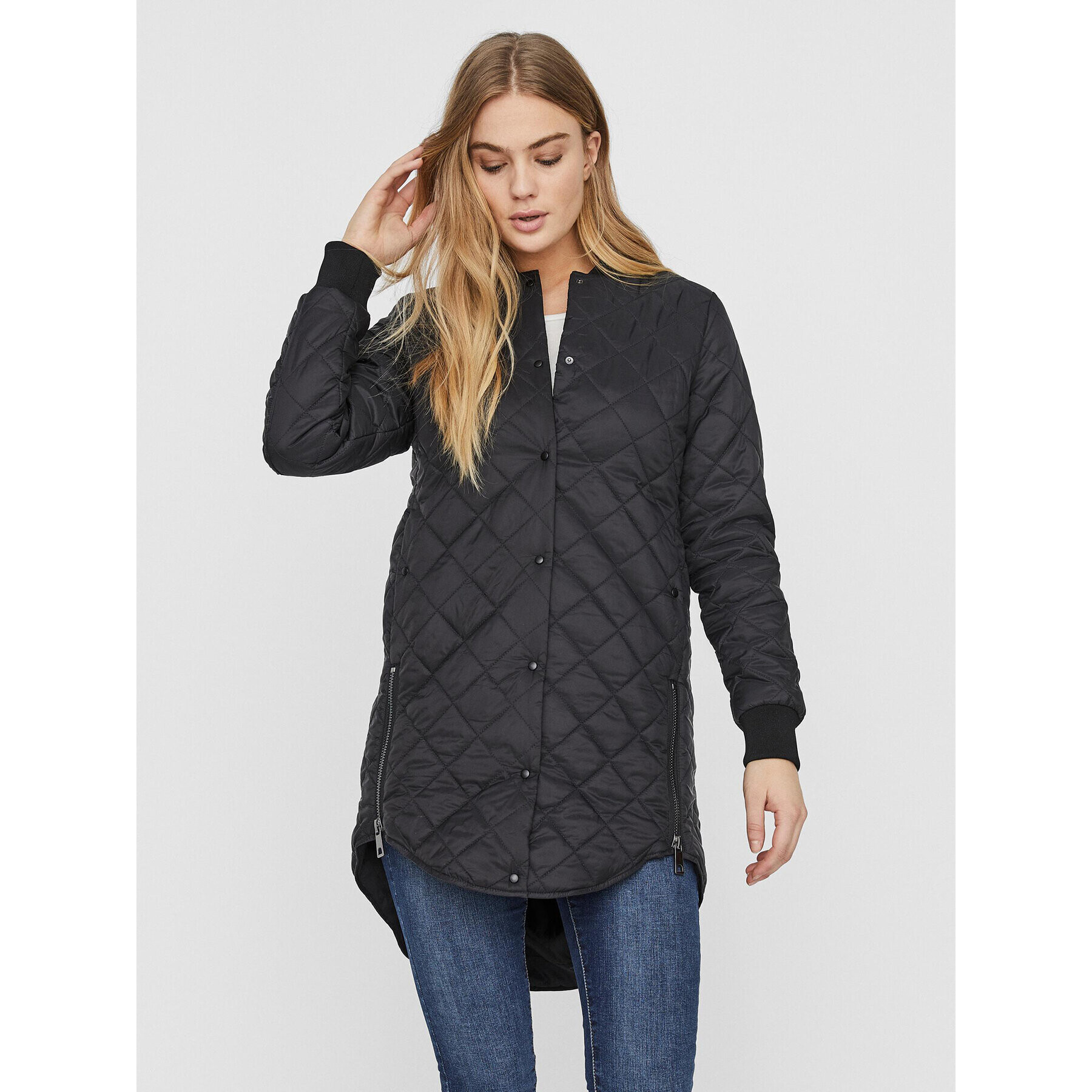 Vero Moda Pehelykabát Hayle 10224576 Fekete Regular Fit - Pepit.hu