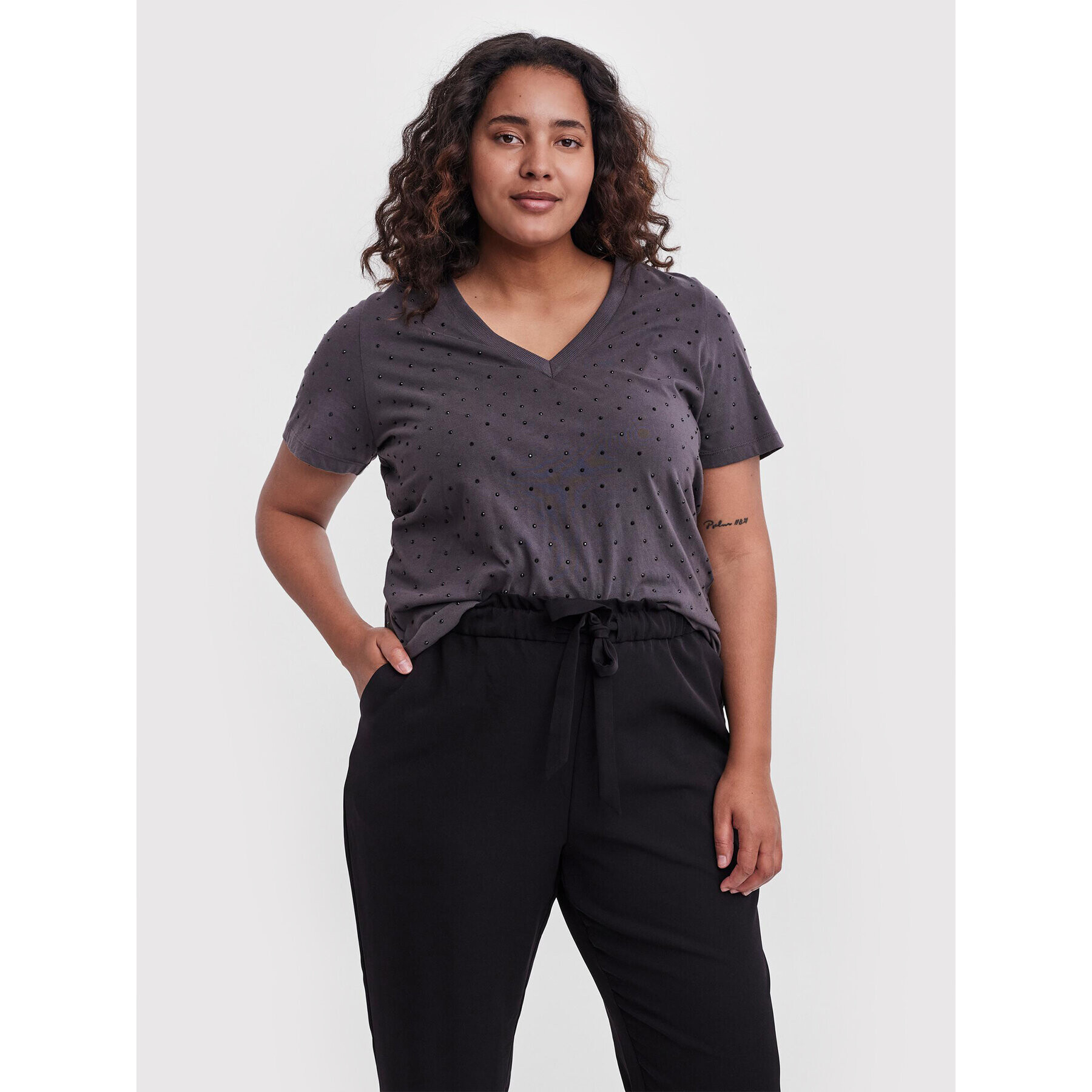 Vero Moda Curve Póló Lilli 10256202 Szürke Relaxed Fit - Pepit.hu