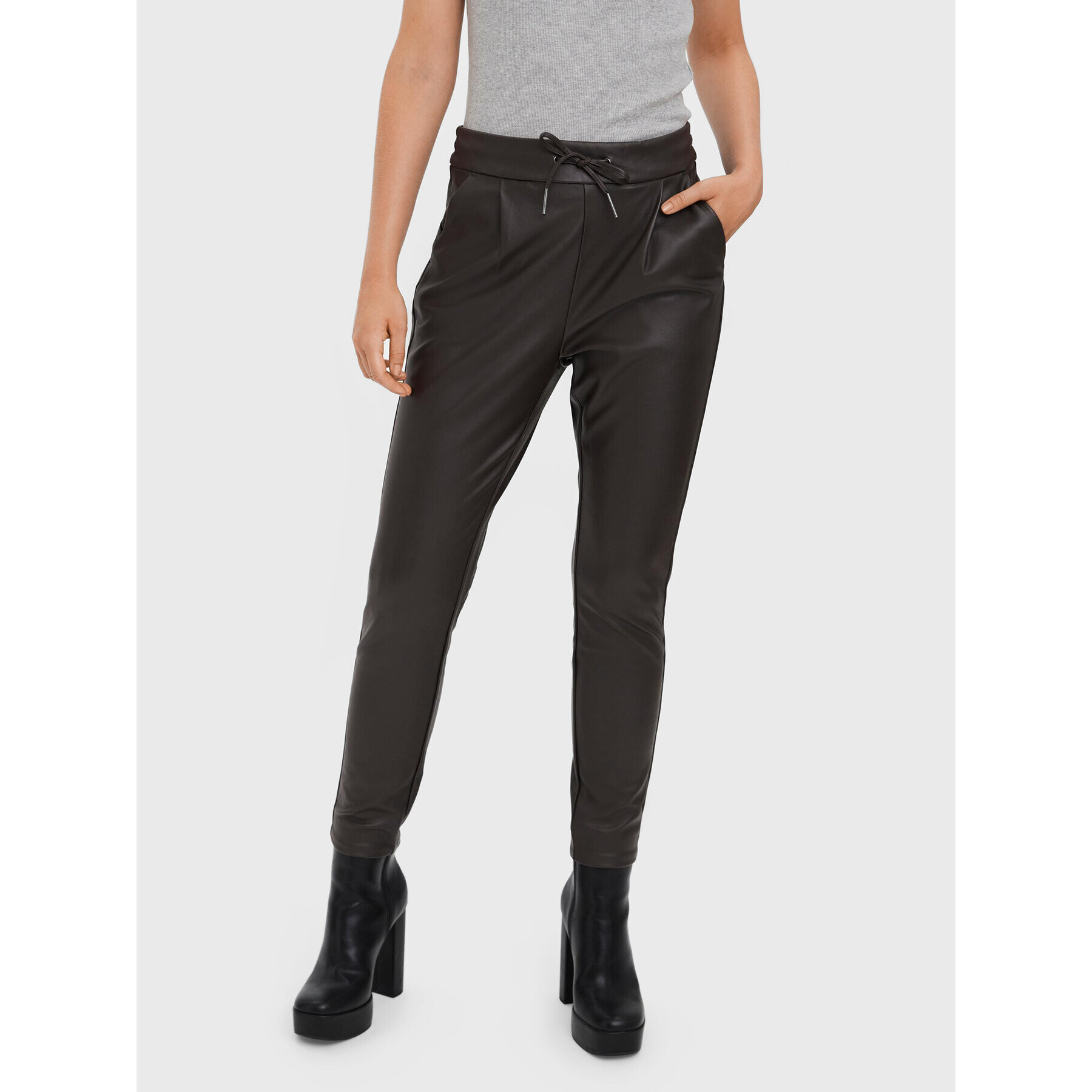 Vero Moda Műbőr nadrág Eva 10205737 Barna Relaxed Fit - Pepit.hu