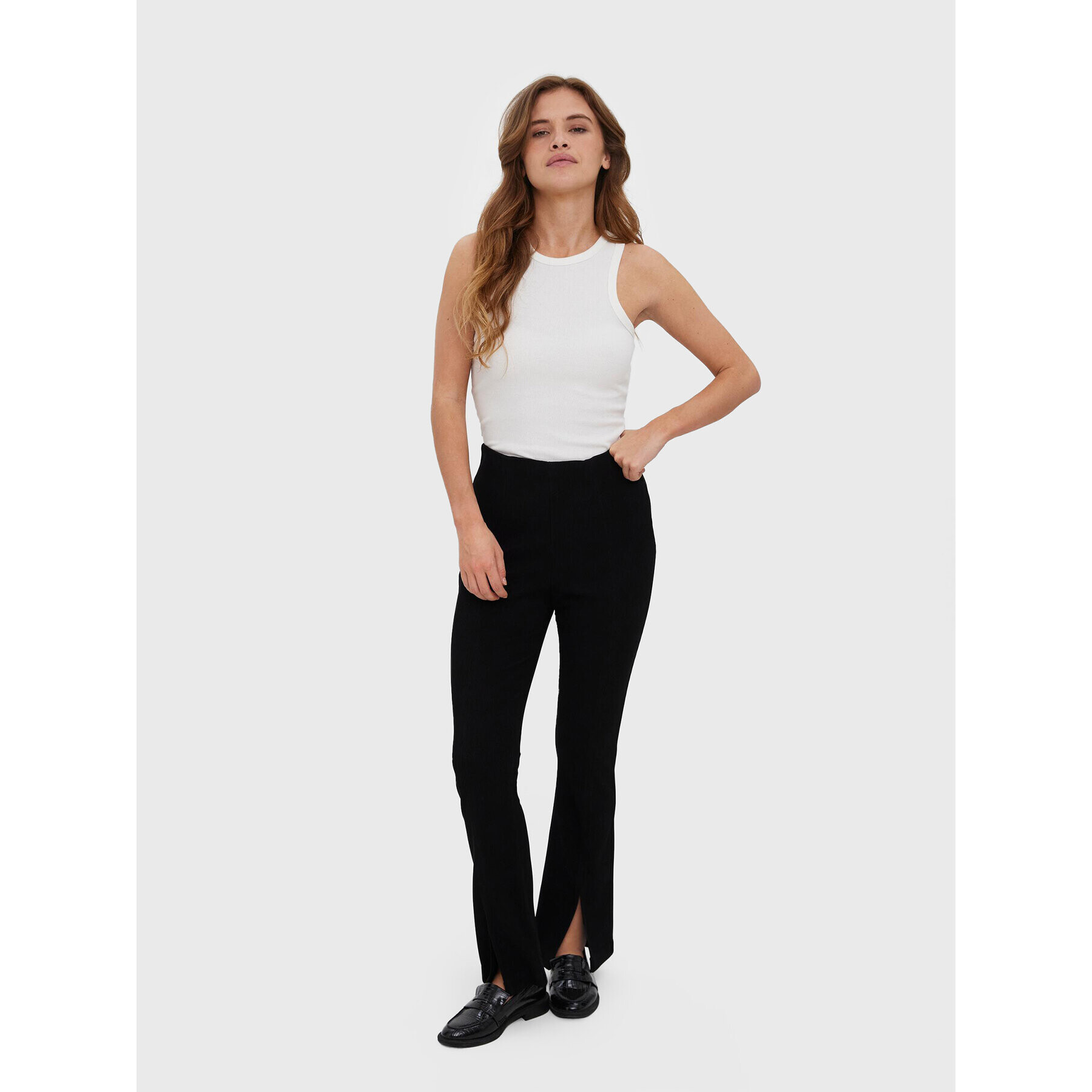 Vero Moda Szövet nadrág Klara 10269994 Fekete Regular Fit - Pepit.hu