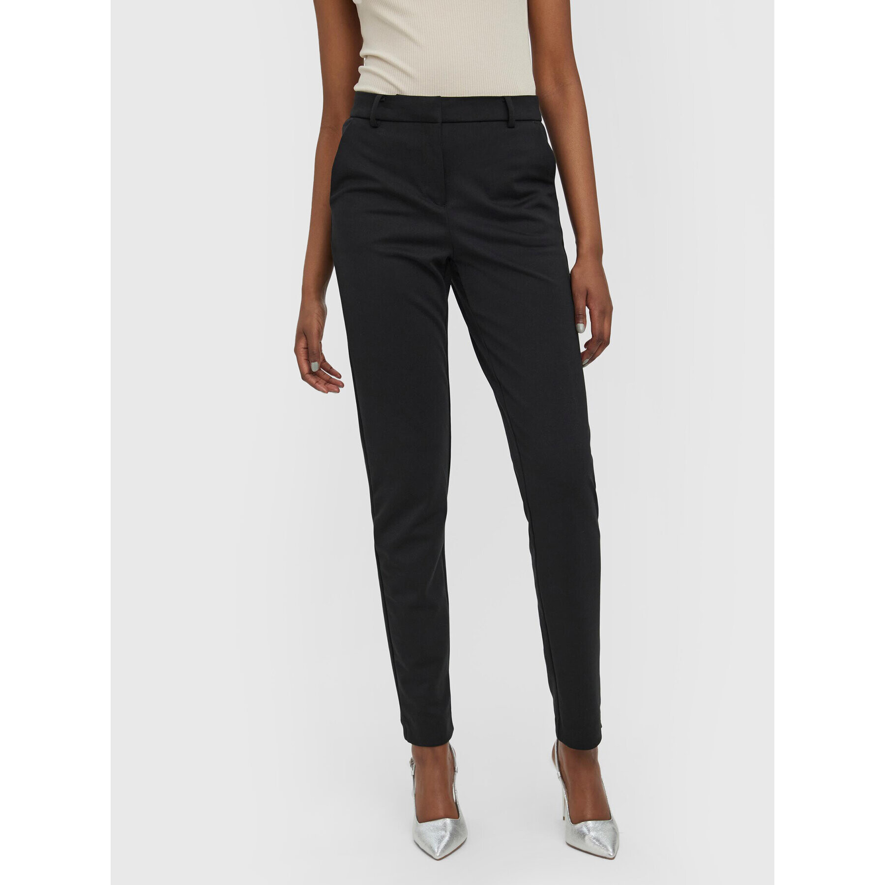 Vero Moda Szövet nadrág Luccalilith 10258104 Fekete Regular Fit - Pepit.hu