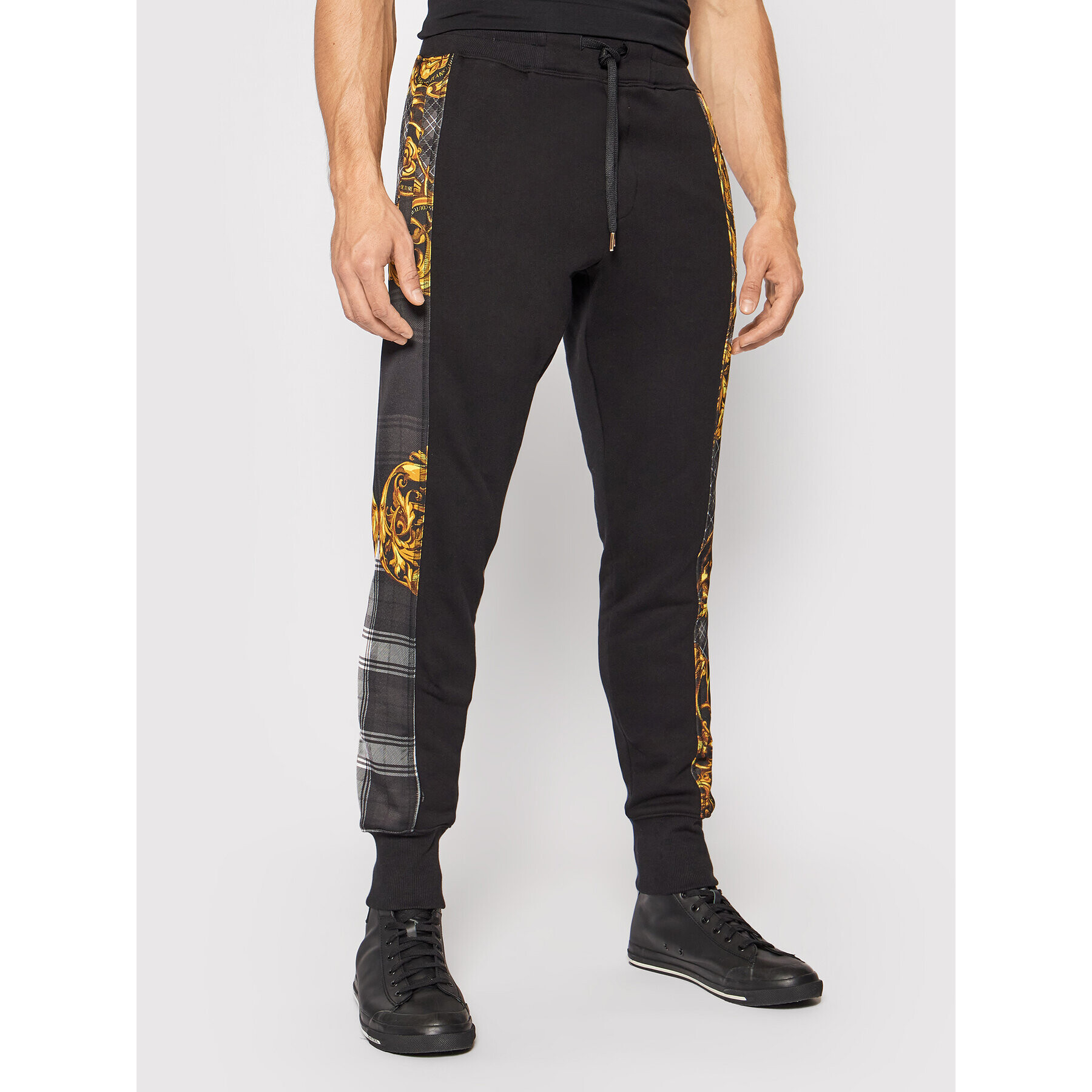 Versace Jeans Couture Melegítő alsó Contrast Highland 71GAA3C6 Fekete Regular Fit - Pepit.hu