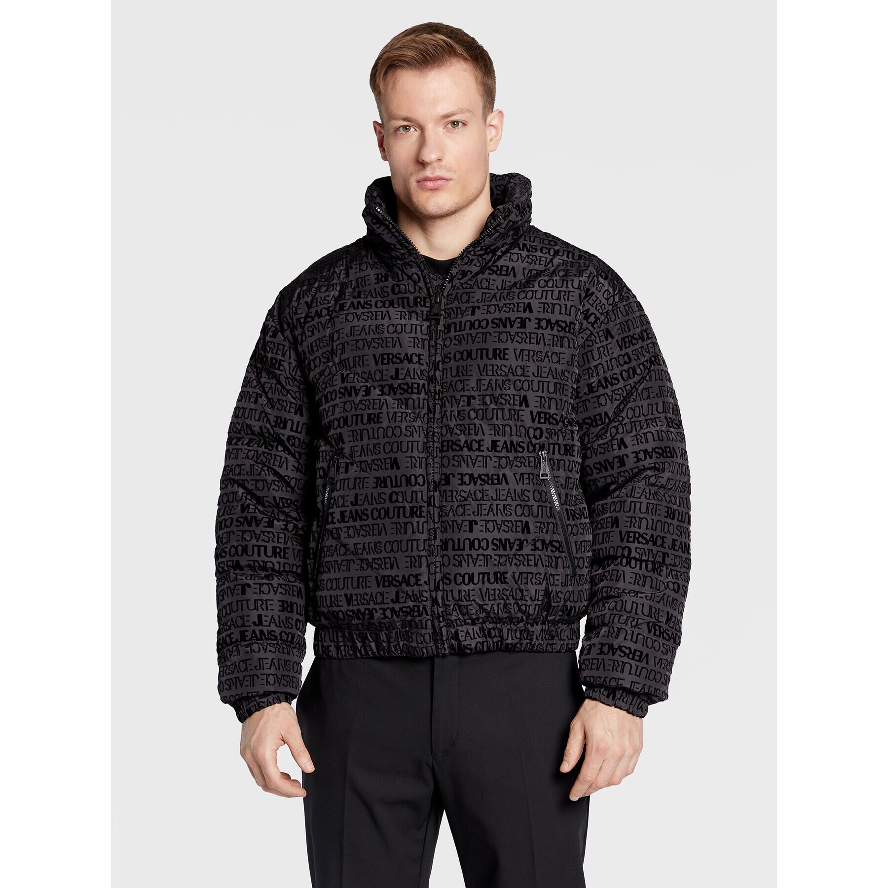 Versace Jeans Couture Pehelykabát Logo Flock 73GAU4D3 Fekete Regular Fit - Pepit.hu