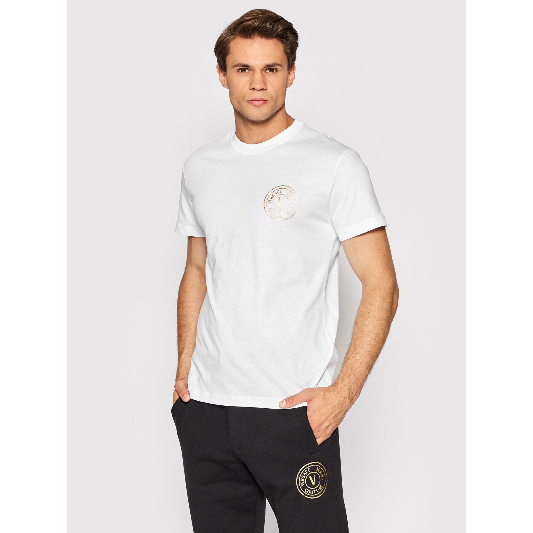 Versace Jeans Couture Póló Vemblem Thick Foil 73GAHT27 Fehér Regular Fit - Pepit.hu