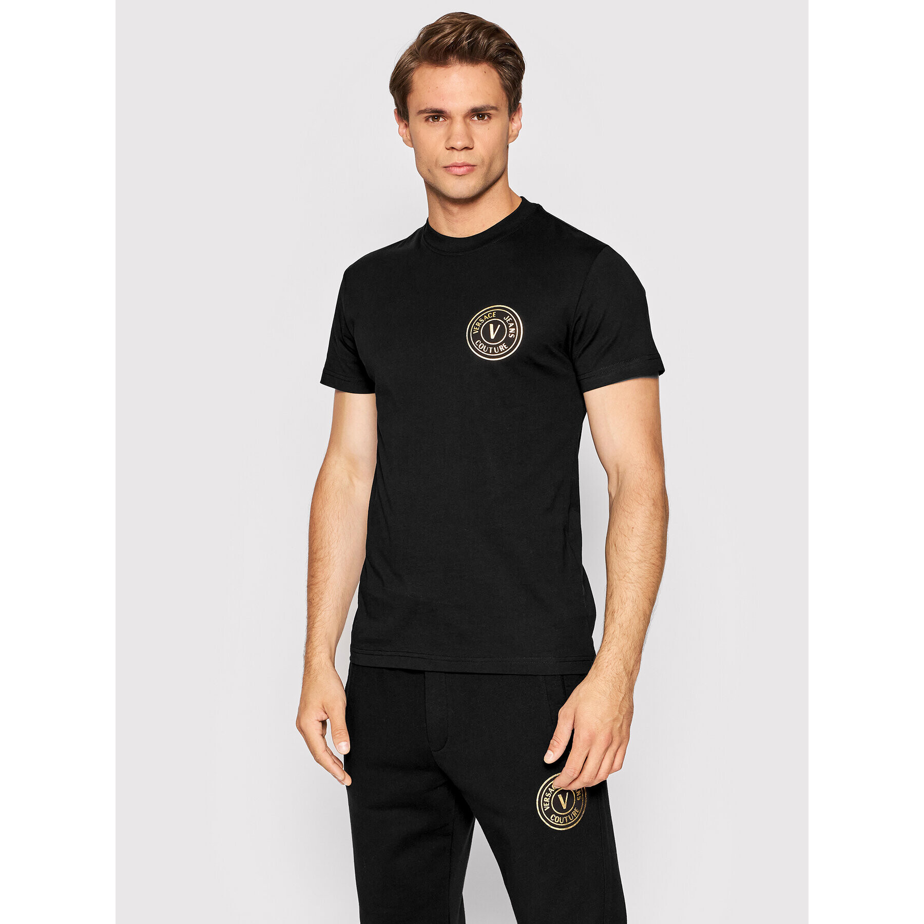 Versace Jeans Couture Póló Vemblem Thick Foil 73GAHT27 Fekete Regular Fit - Pepit.hu