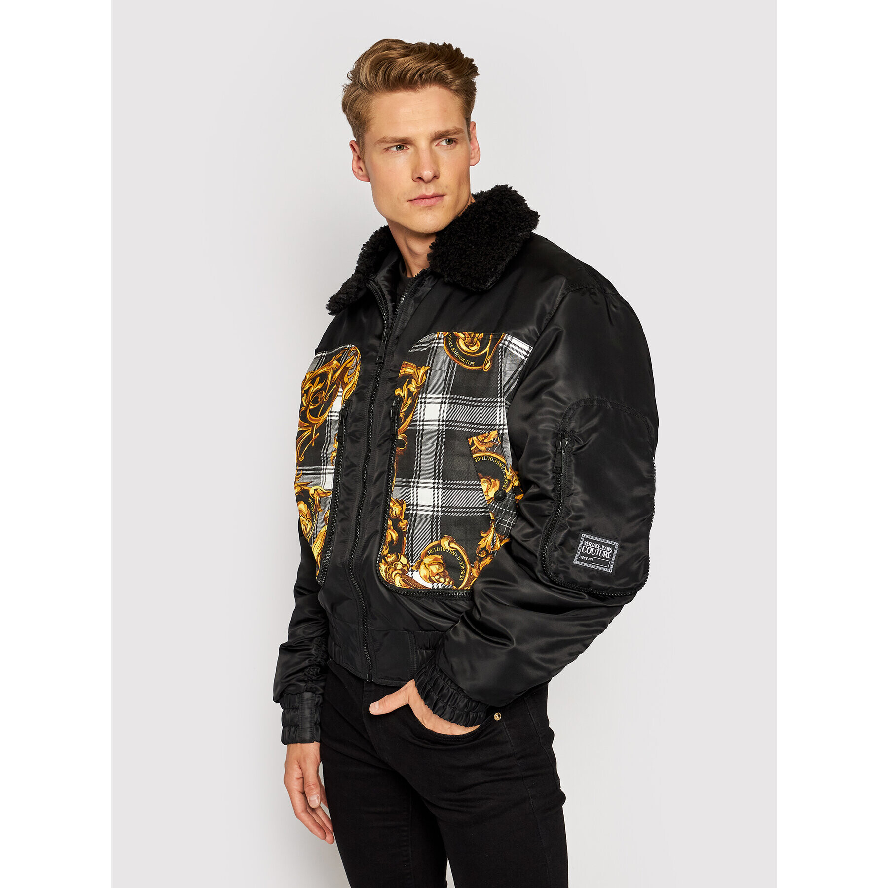 Versace Jeans Couture Télikabát Contrast 71GAS409 Fekete Regular Fit - Pepit.hu