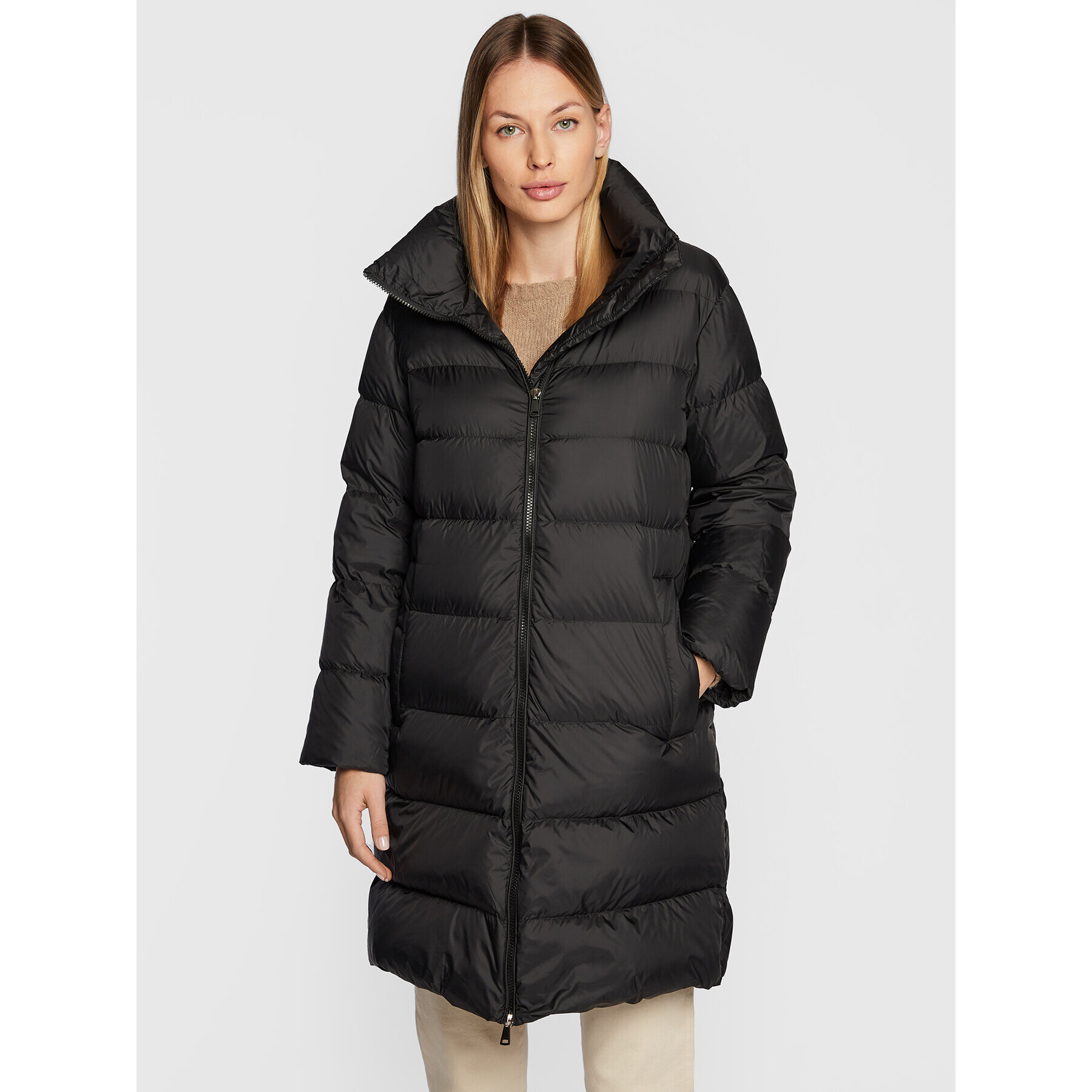 Weekend Max Mara Pehelykabát Lamine 54960823 Fekete Regular Fit - Pepit.hu